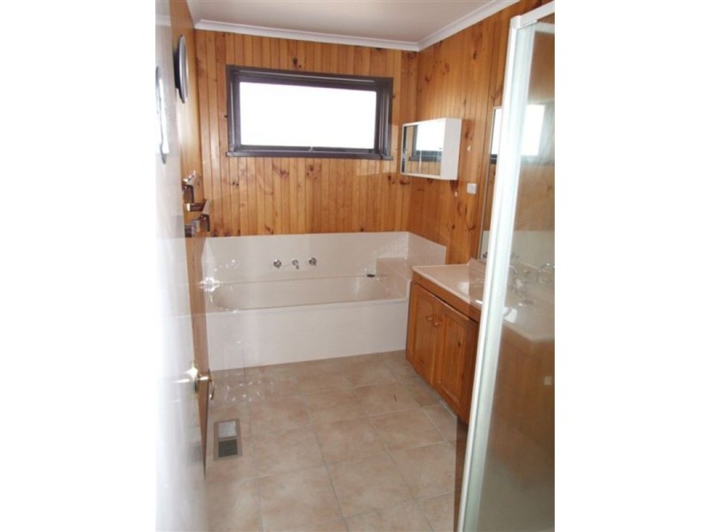 71 Manchester Road, Mooroolbark VIC 3138