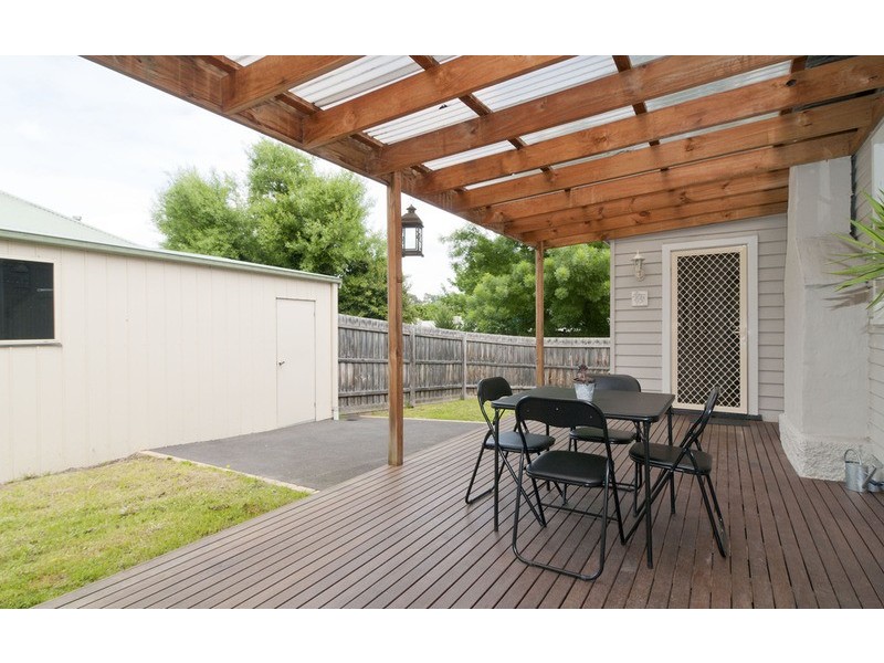 10 Charles Street, Mooroolbark VIC 3138
