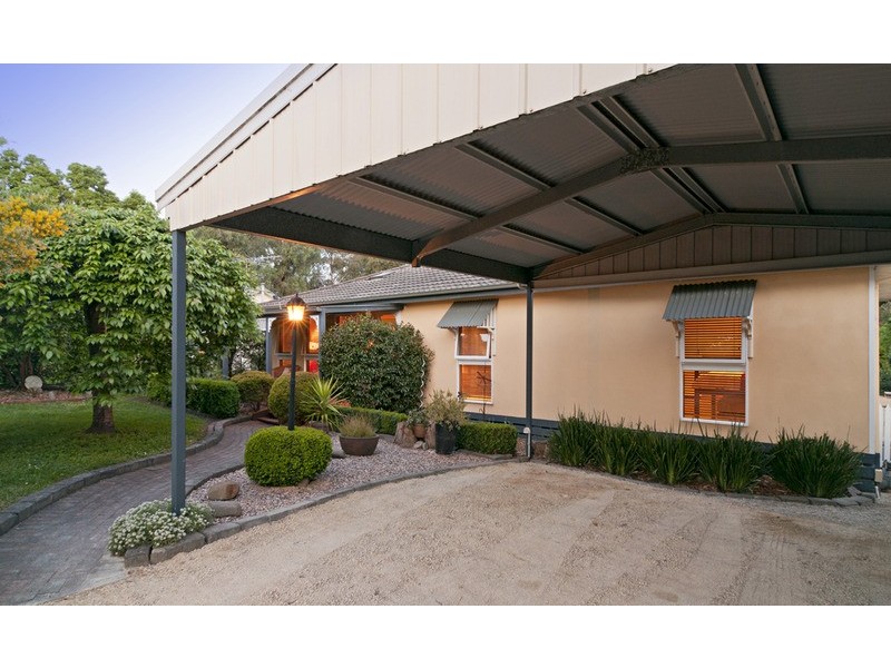 52 Johns Crescent, Mount Evelyn VIC 3796