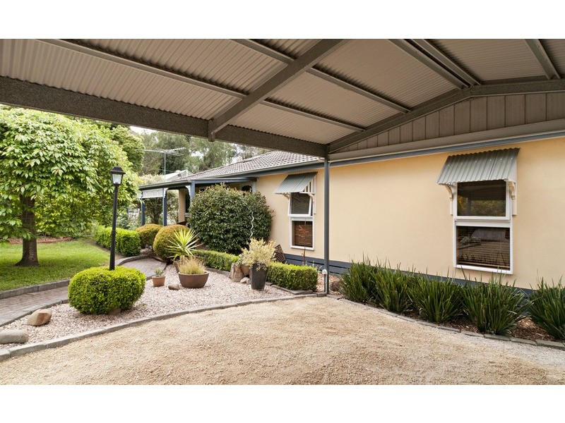 52 Johns Crescent, Mount Evelyn VIC 3796