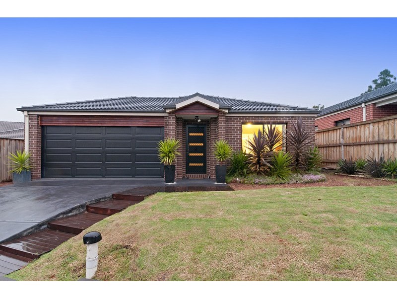 8 Bayview Rise, Bayswater North VIC 3153