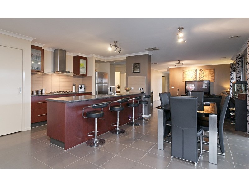 8 Bayview Rise, Bayswater North VIC 3153