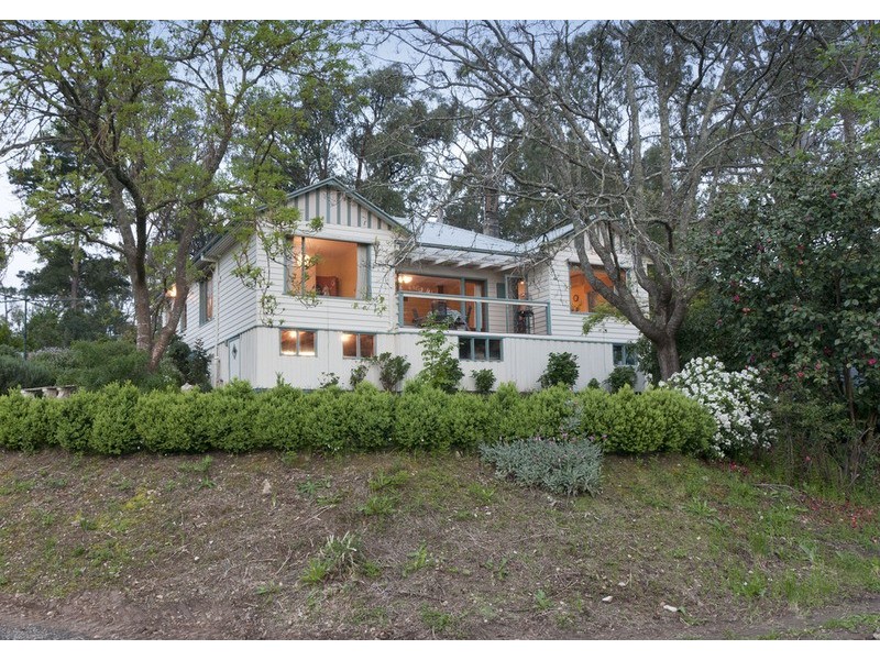 16 English Street, Seville VIC 3139