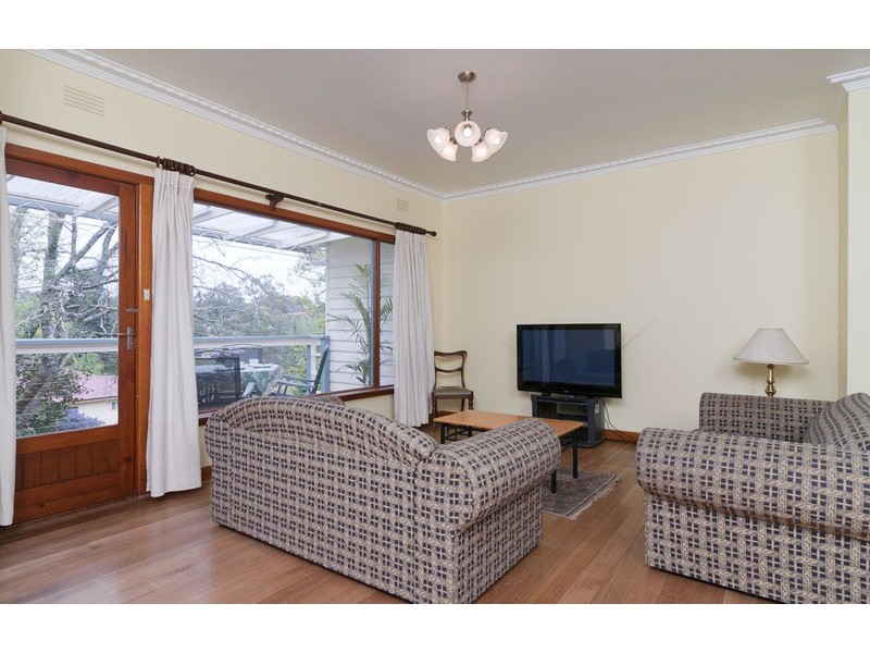 16 English Street, Seville VIC 3139