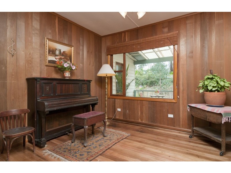 16 English Street, Seville VIC 3139