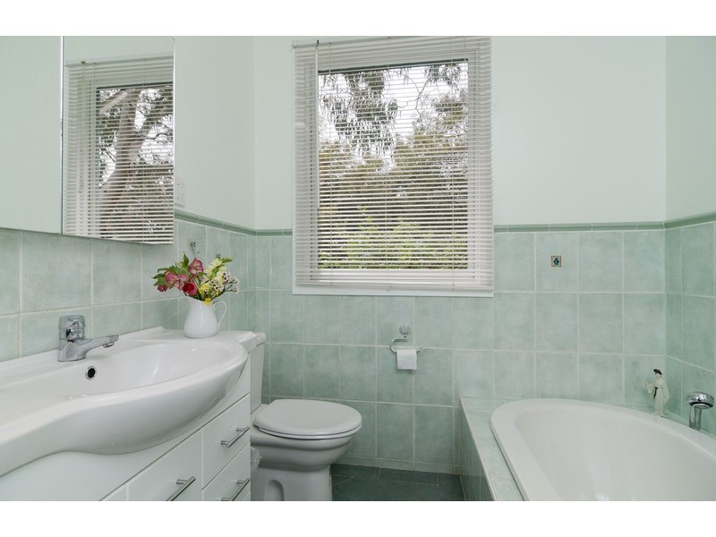 16 English Street, Seville VIC 3139