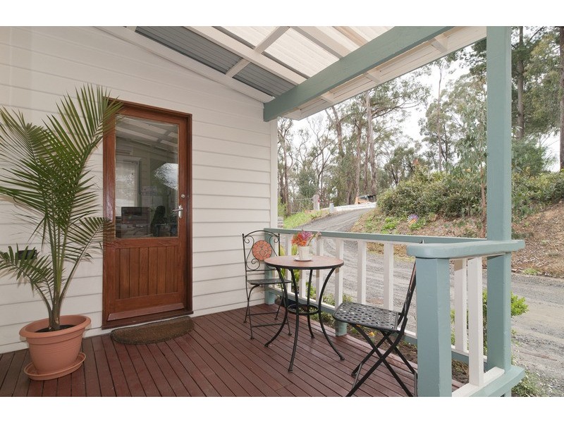 16 English Street, Seville VIC 3139