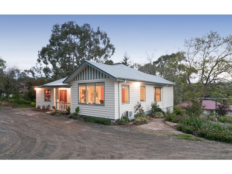 16 English Street, Seville VIC 3139
