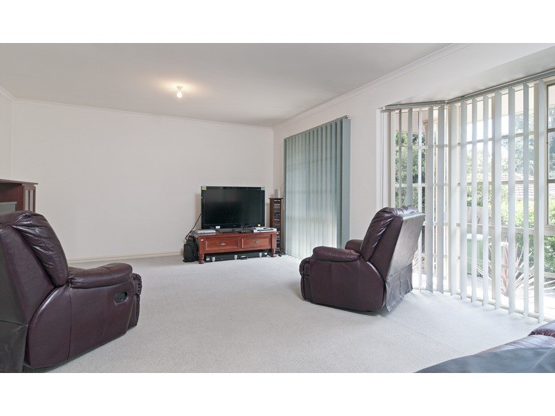 2/61 Exeter Road, Croydon North VIC 3136