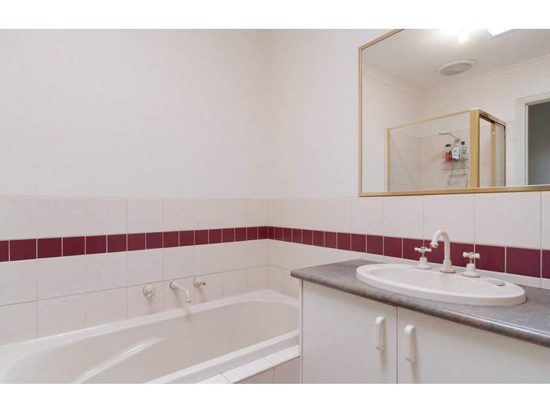 2/61 Exeter Road, Croydon North VIC 3136