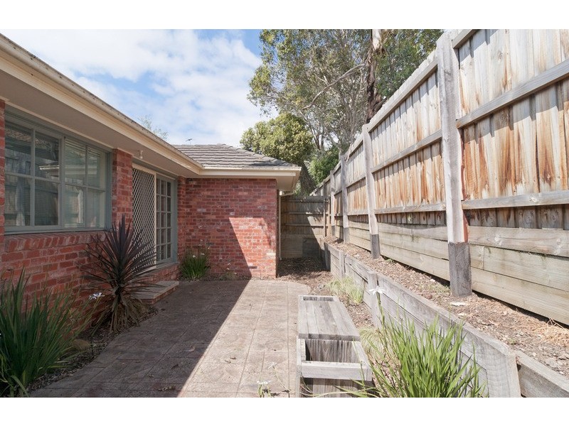 2/61 Exeter Road, Croydon North VIC 3136