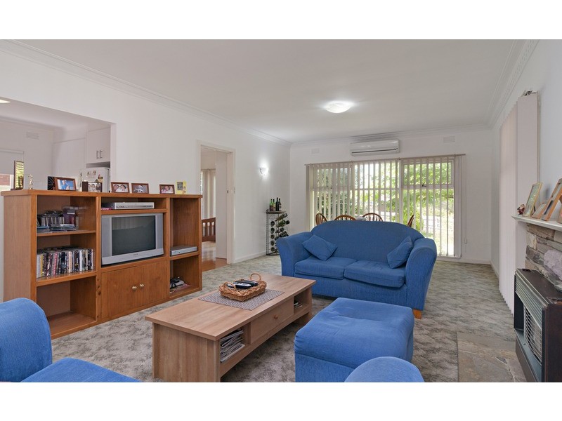 38 Sweetland Road, Mooroolbark VIC 3138