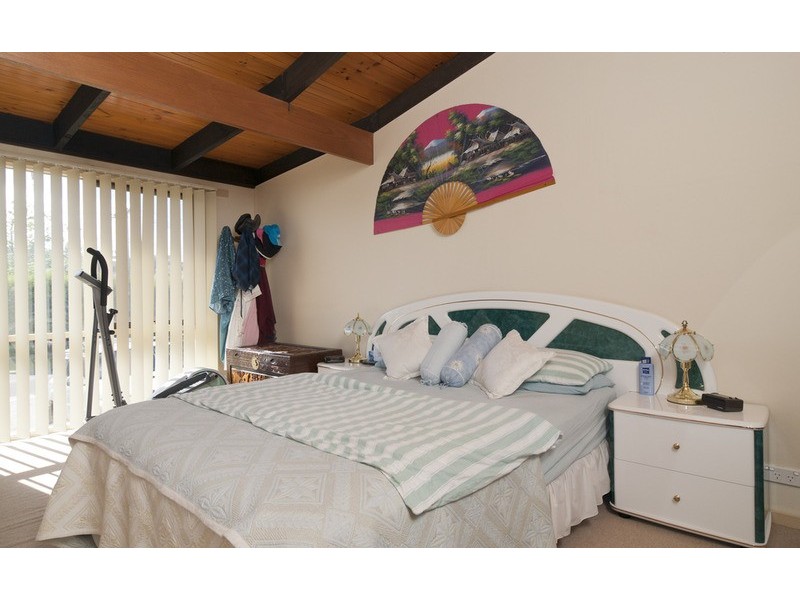 17 Parkland Avenue, Chirnside Park VIC 3116