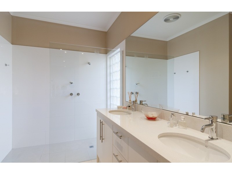 6 Classic Drive, Mooroolbark VIC 3138