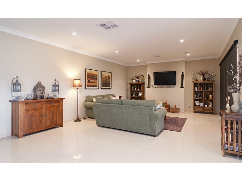 6 Classic Drive, Mooroolbark VIC 3138