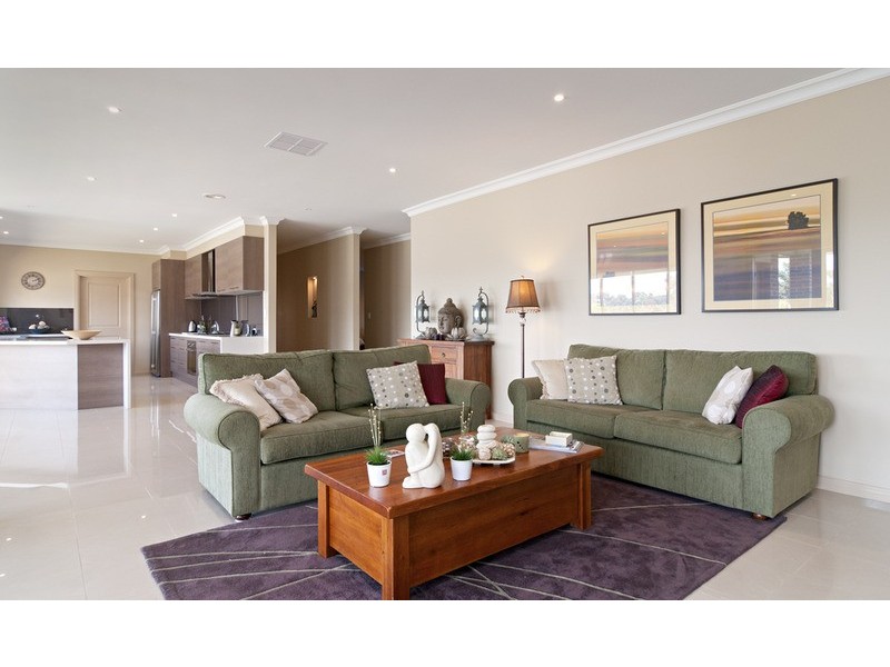 6 Classic Drive, Mooroolbark VIC 3138