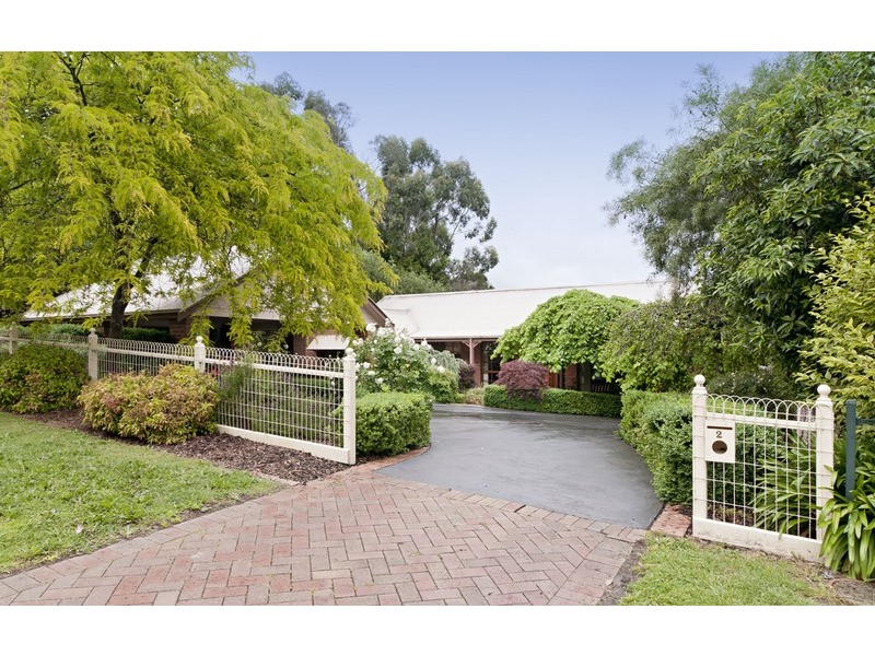 2 Christa Court, Lilydale VIC 3140