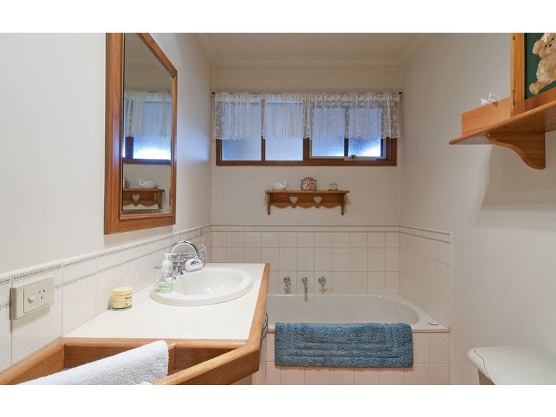 2 Christa Court, Lilydale VIC 3140