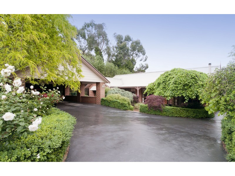 2 Christa Court, Lilydale VIC 3140