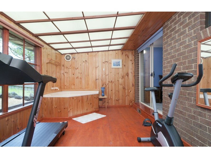 6 Edward Road, Chirnside Park VIC 3116