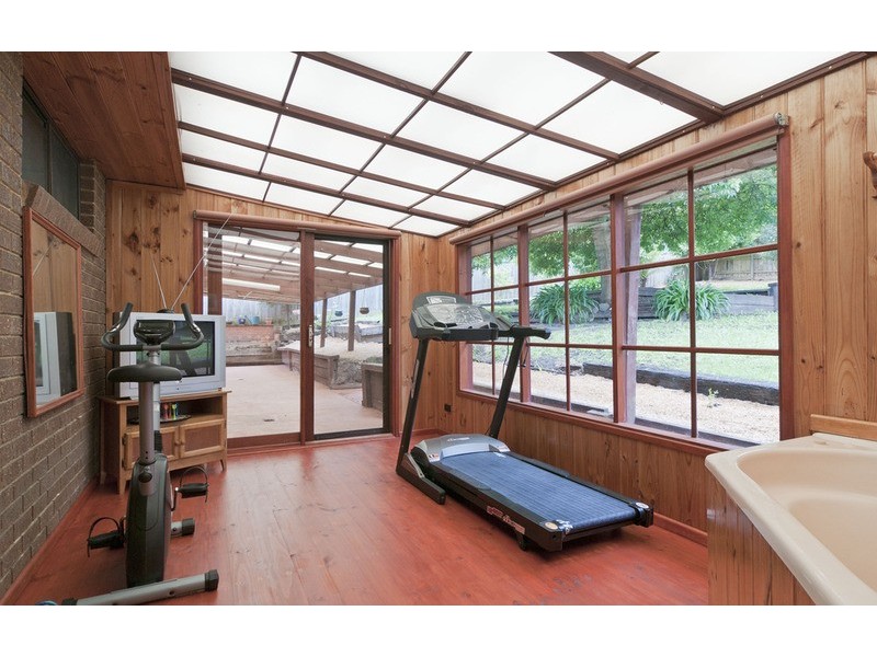 6 Edward Road, Chirnside Park VIC 3116