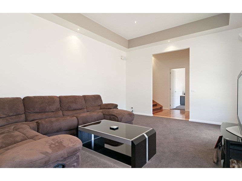 9 Chevalier Crescent, Mooroolbark VIC 3138