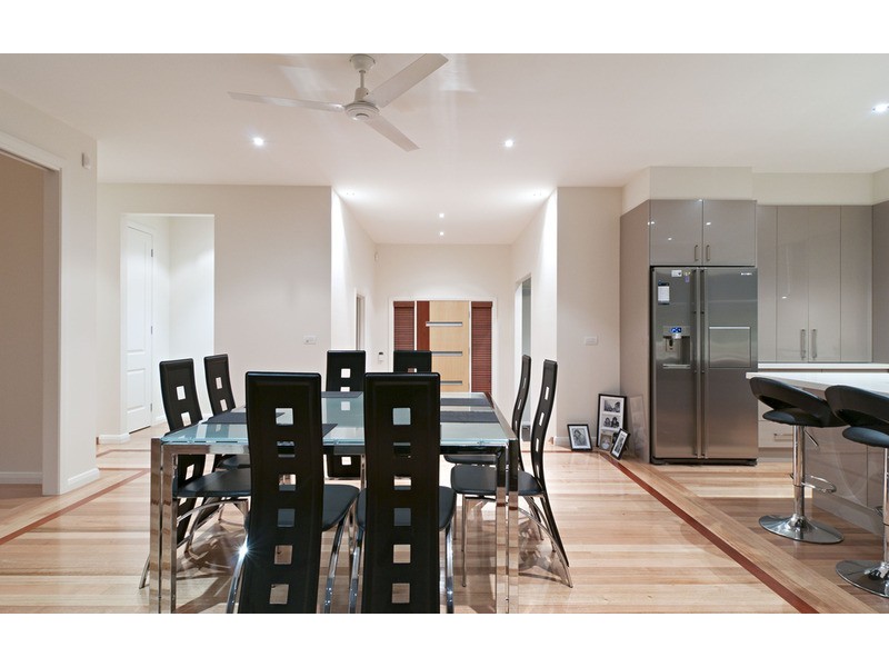 9 Chevalier Crescent, Mooroolbark VIC 3138