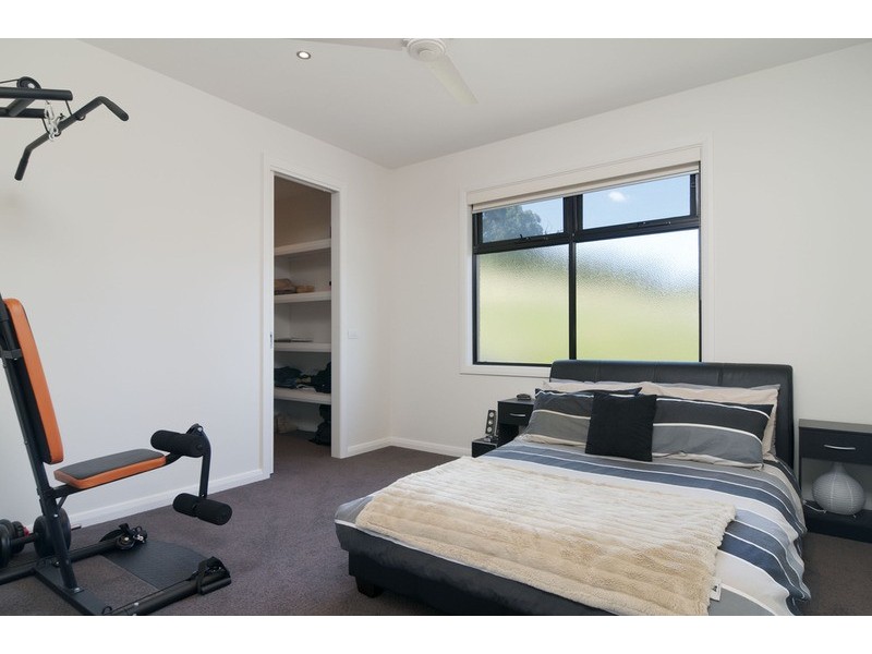 9 Chevalier Crescent, Mooroolbark VIC 3138