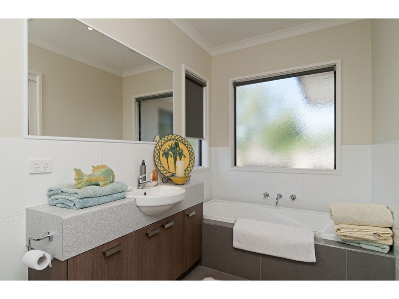 1/32 Bonnie View Road, Croydon North VIC 3136
