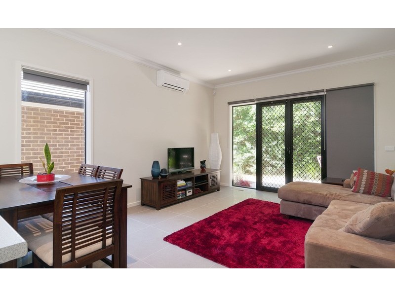 2/32 Bonnie View Road, Croydon North VIC 3136