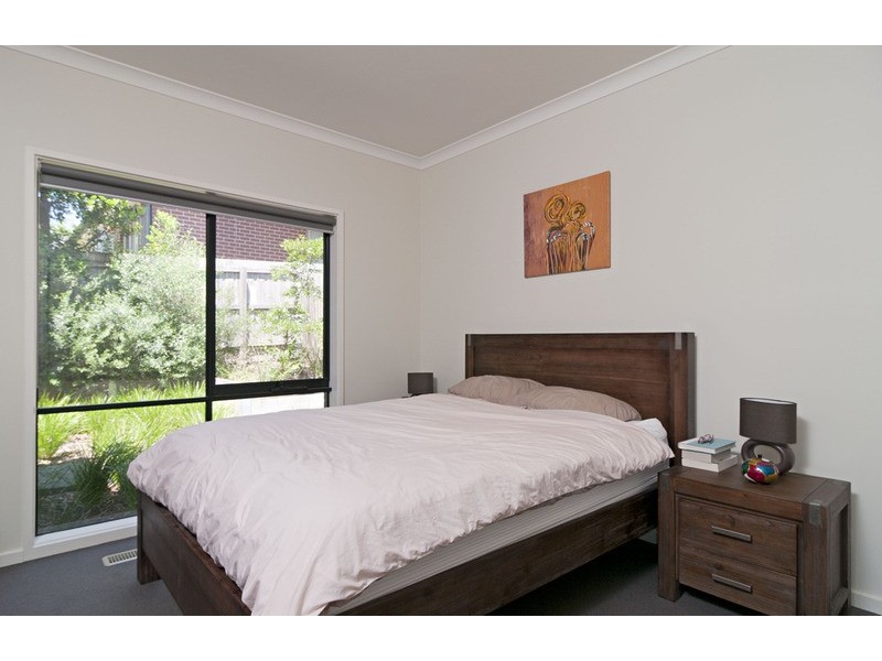 2/32 Bonnie View Road, Croydon North VIC 3136