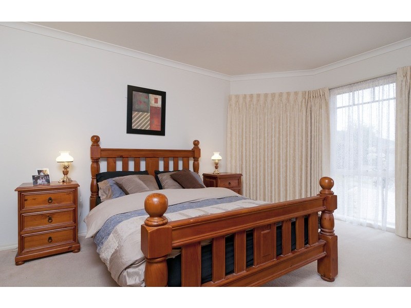 39 Freshfield Avenue, Mooroolbark VIC 3138