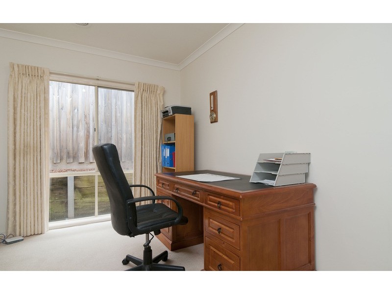 39 Freshfield Avenue, Mooroolbark VIC 3138