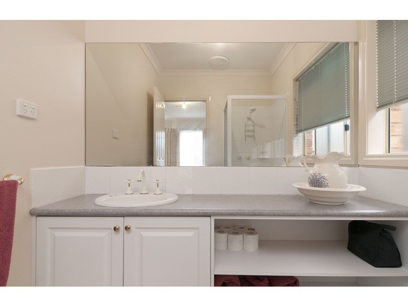 39 Freshfield Avenue, Mooroolbark VIC 3138