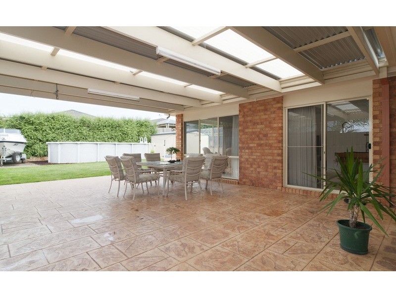 39 Freshfield Avenue, Mooroolbark VIC 3138