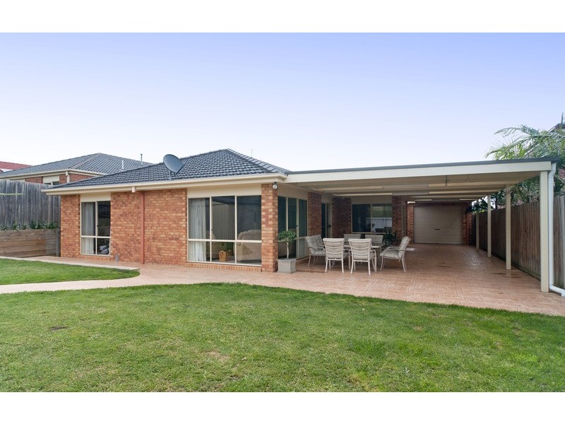 39 Freshfield Avenue, Mooroolbark VIC 3138