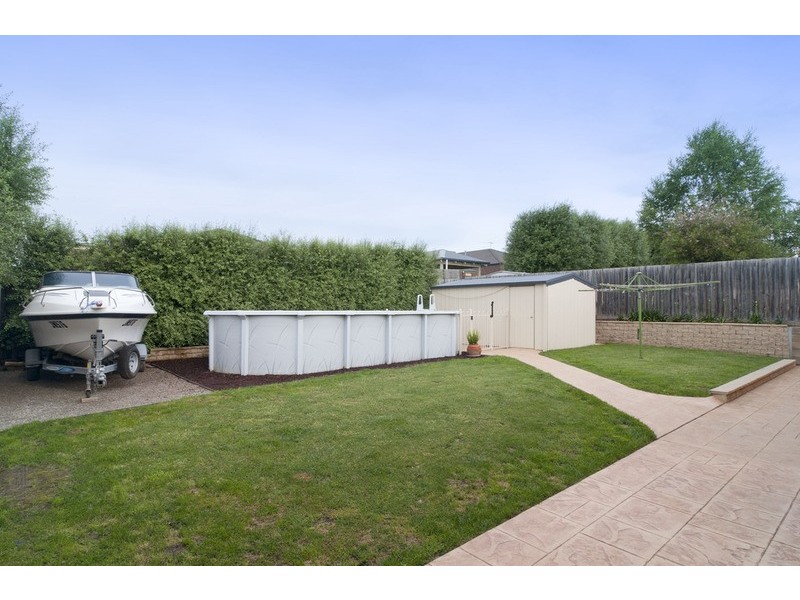 39 Freshfield Avenue, Mooroolbark VIC 3138