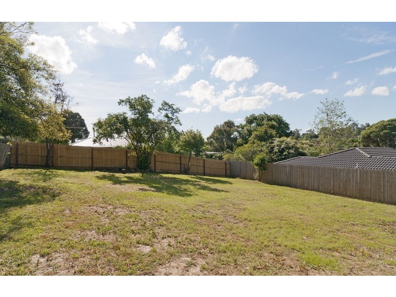2/103 Pembroke  Road, Mooroolbark VIC 3138