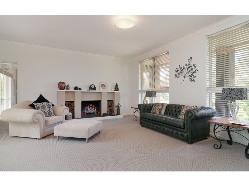 33 Rangeview  Road, Mount Evelyn VIC 3796