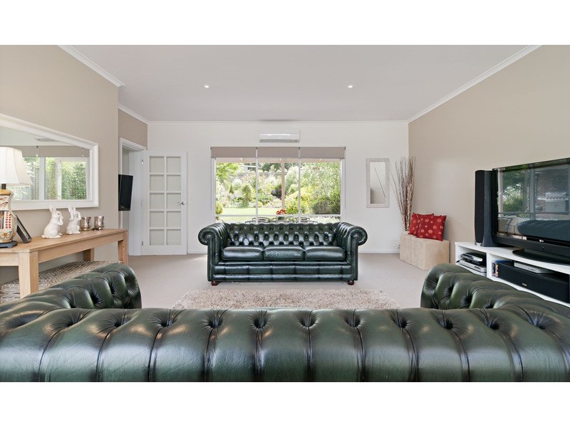 33 Rangeview  Road, Mount Evelyn VIC 3796