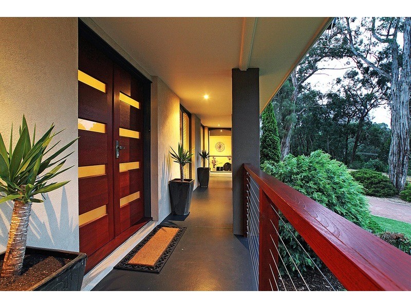 33 Rangeview  Road, Mount Evelyn VIC 3796