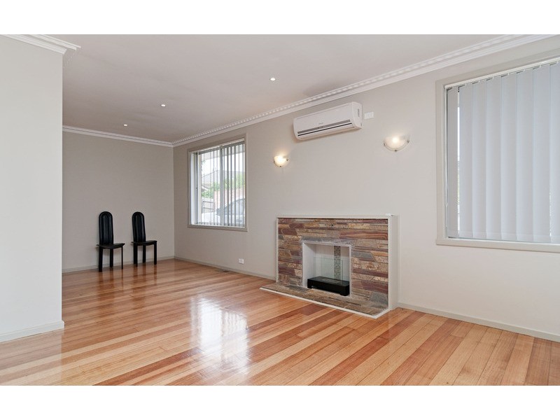 1/5 Contour Court, Chirnside Park VIC 3116