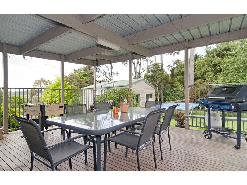 36 Bimbadeen Drive, Mooroolbark VIC 3138