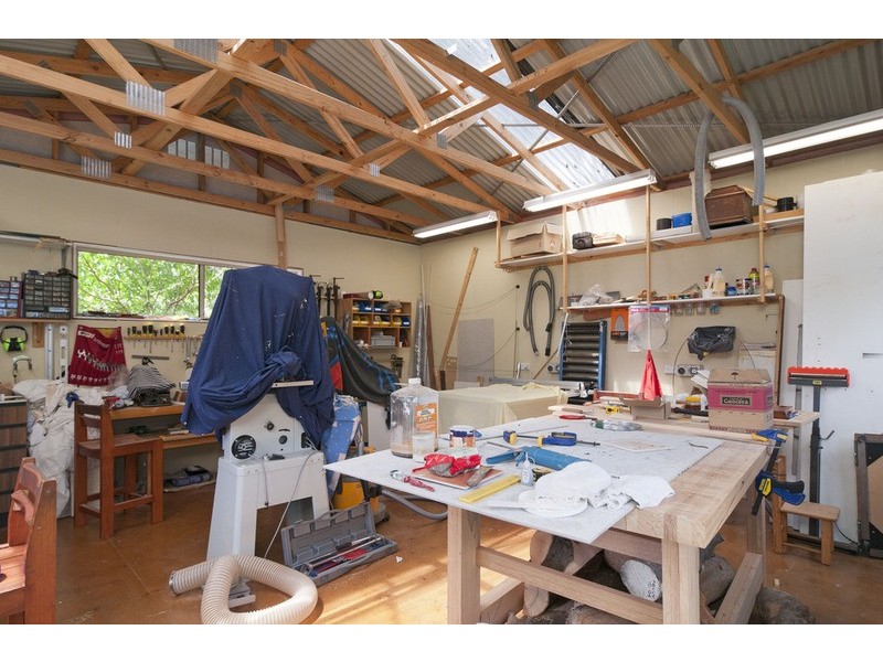 36 Bimbadeen Drive, Mooroolbark VIC 3138