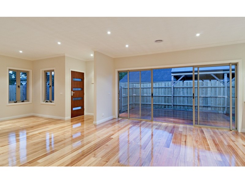 2/14 Piccadilly Court, Kilsyth VIC 3137