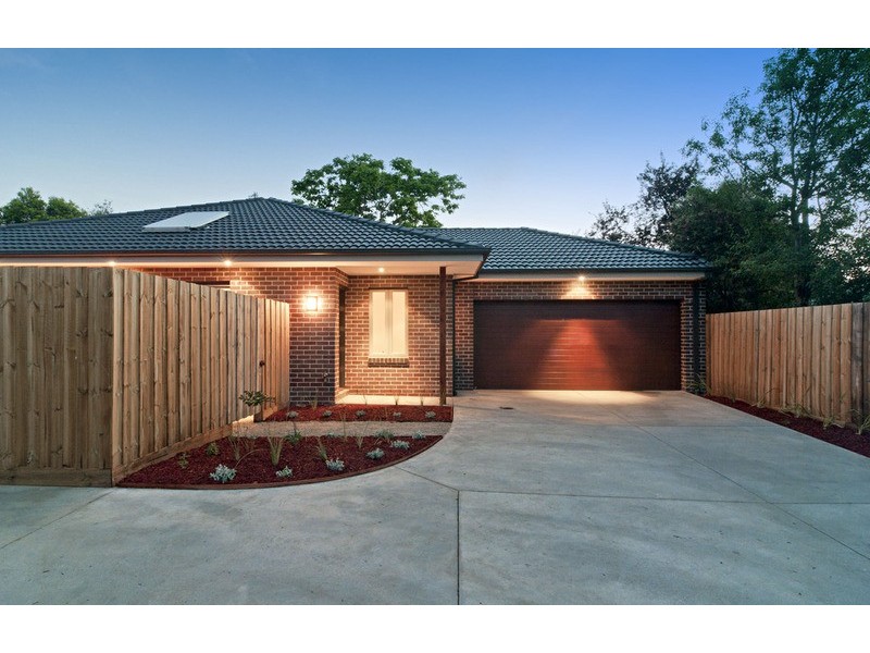 2/14 Piccadilly Court, Kilsyth VIC 3137