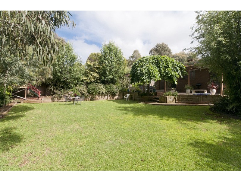 11 Birchwood Drive, Mooroolbark VIC 3138