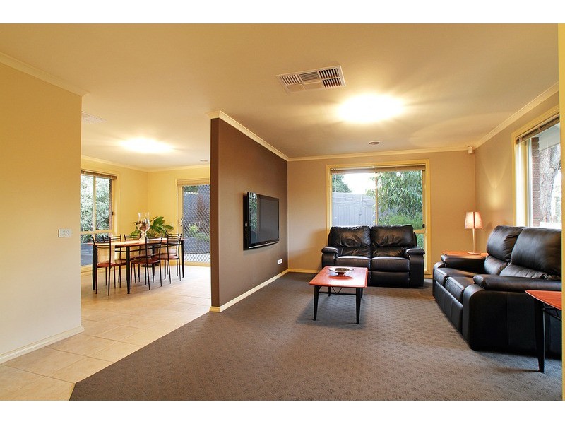 2/12 Pope Avenue, Boronia VIC 3155