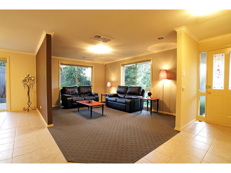 2/12 Pope Avenue, Boronia VIC 3155