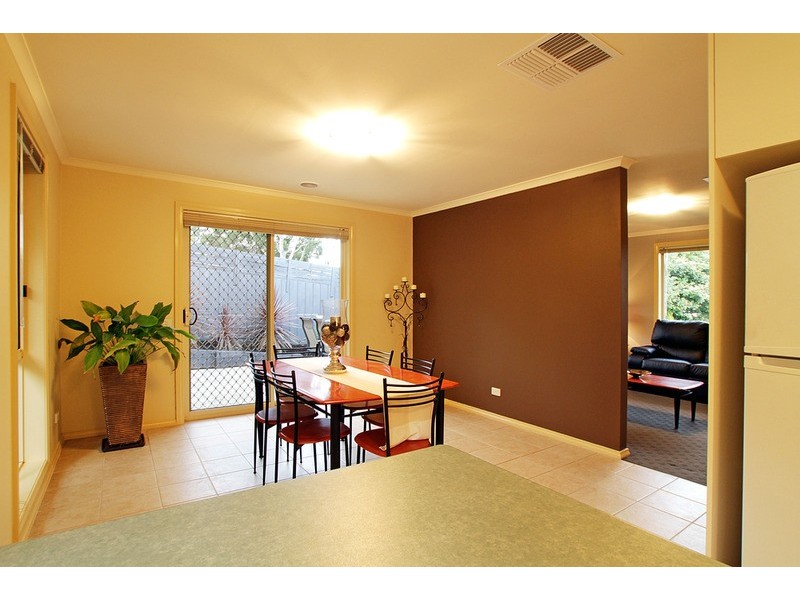 2/12 Pope Avenue, Boronia VIC 3155